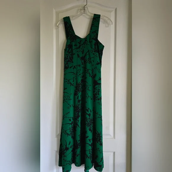 NWT Chic Green Floral Pprint Midi Dress, Slim Fit, Size S - Picture 3 of 9